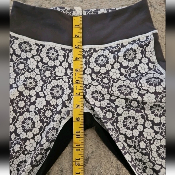 Lululemon Womens Floral Compass Black And White Colorblocked Mid Rise Pant 4 - Picture 9 of 10